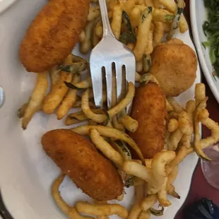 Croquettes, zucchini fries
