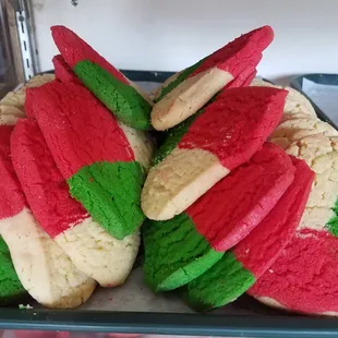 a platter of christmas cookies