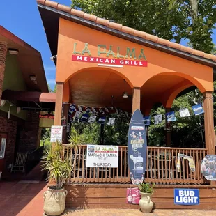 Amazing ambiance and FANTASTIC FOOD!!