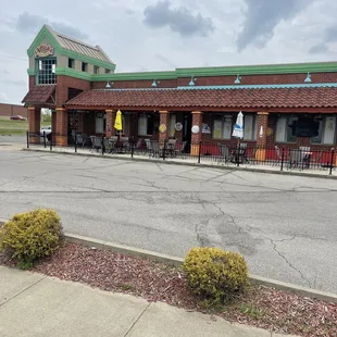 the outside of the restaurant