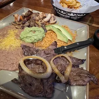 Carne Asada con 4 Camarones