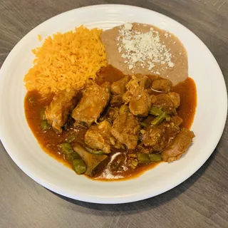 Chile Colorado con Nopales Plate