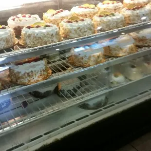 Cakees and tres leches!