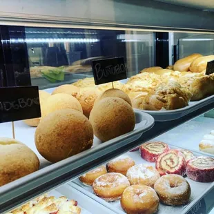 Pandebonos, Bunuelos (Bueñuelos), Cheese bread