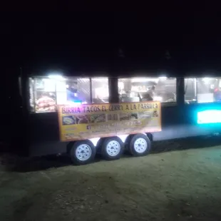 a food truck at night