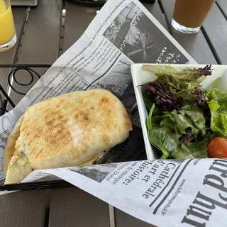 La Parisienne Signature Salad