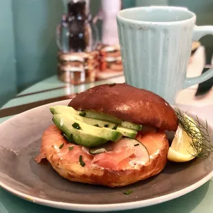 Salmon Brioche (+ avocado)