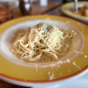 cacio e pepe - soooooo good!!! tasted like rome