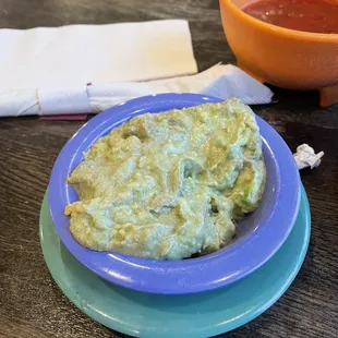 "Fresh" guacamole my ass..looks like a bowl of toothpaste