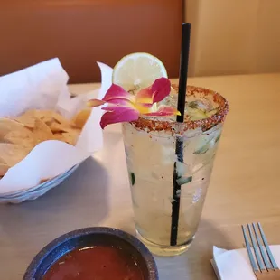 Skinny cucumber margarita