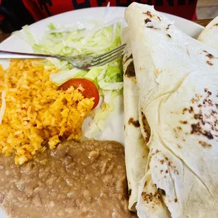 Fajita taco plate with rice &amp; refried beans