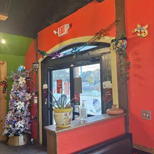 Blue, red and green make the rainiest day less gloomy.