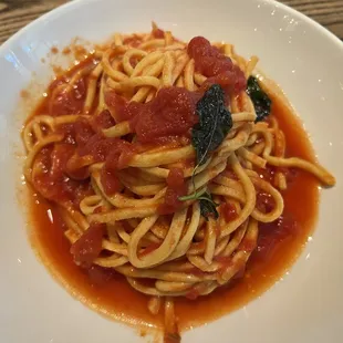 Spaghetti Alla Chitarra Con Pomodoro