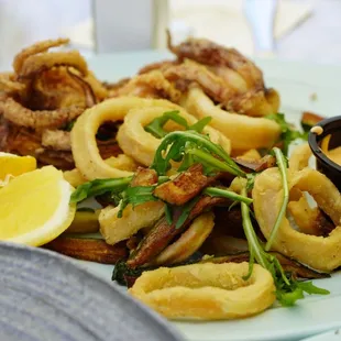 Fritto di calamari e zuchinni