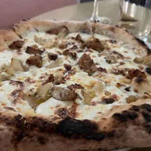 Patate E Salsiccia Pizza