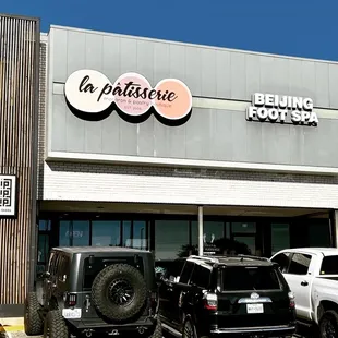cars parked in front of the store
