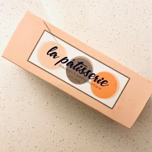 6 French Macarons Box