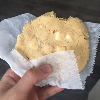 White Chocolate Macadamia Cookie