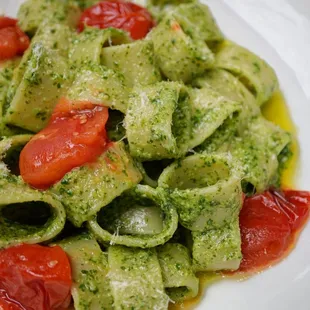 La Pecora Bianca Midtown Italian Restaurant - open Lunch, Weekend Brunch, Dinner with Fresh Pasta, Pizza. Great for Groups &amp; Private Events