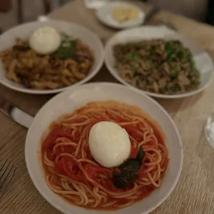 Spaghetti pomodoro with burrata added