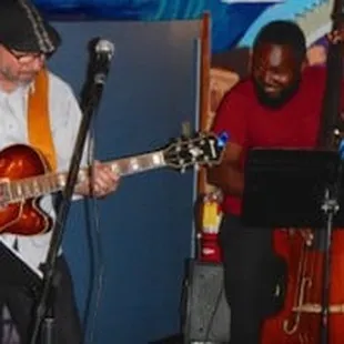 Discover the Guitar Tuesdays 6 - 7pm, 7 - 8pm