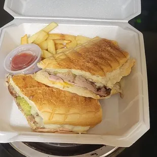 Cubano sandwich w/fries