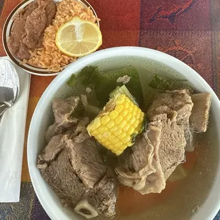 Caldo  de res