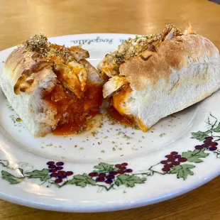 CHICKEN PIZZAIOLA:
Grilled chicken, tomatoes, oregano, mozzarella, parmesan