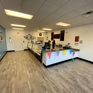 This is the view as you walk in the door.  Clean and well lit area to see their fresh selection of fish.