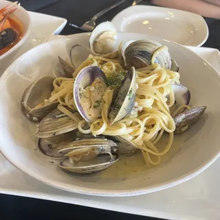 Linguini with Clams