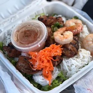 BBQ Chicken with Shrimp and Vermicelli