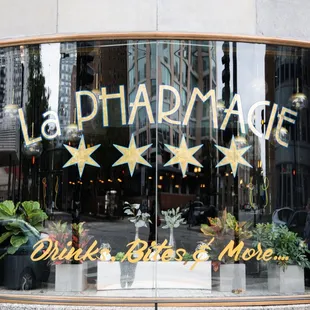 the outside of a restaurant