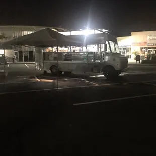 food truck at night in case u get lost