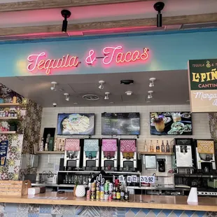 Main bar and cash wrap