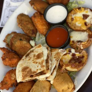 chicken wings and fried chicken, fried chicken wings, chicken, food, bbq wings, chicken wings, fried chicken, bbq chicken, poultry