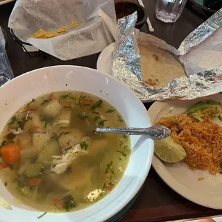 Caldo de Pollo