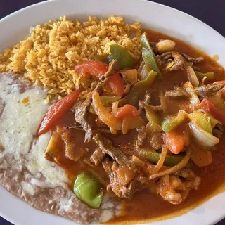 Camarones y Bistec Ranchero