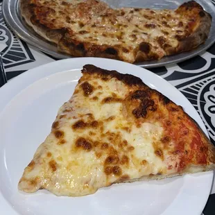 14" Cheese pizza