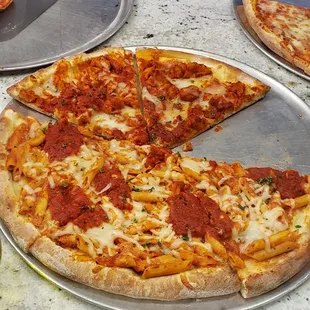 Baked ziti pizza