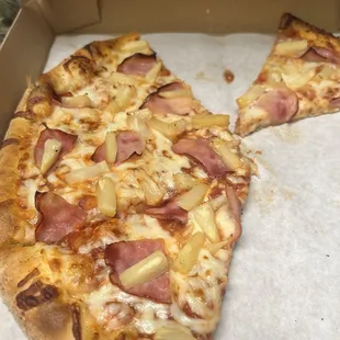 Medium ham and pineapple minus a few slices.