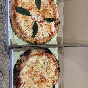 Margherita and 4 Formaggi