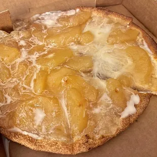 Apple Dessert Pizza 6-Cut