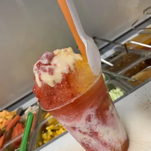 Raspado de fresa con mango