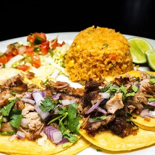 STREET TACOS CARNITAS