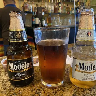 As they say at the resorts in Mexico: 2 for 1: Mixing the dark and light into the glass! Try it!