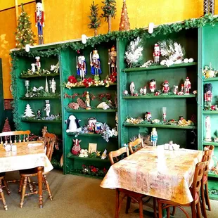 Dining room at Christmas