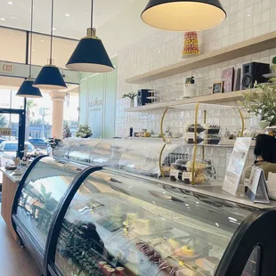 sushi and sashimi, interior