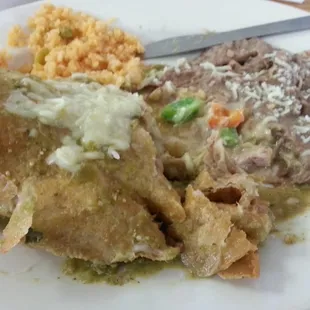 No bueno. Cold beans . Lima beans in my rice don't  like. And the hard bell pepers I  dislike too 3thumbs down