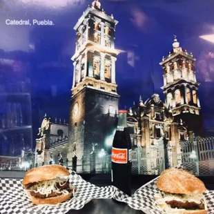 Cemitas y una Coca Cola