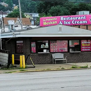 This location sells ice cream and other Mexican style food, mostly fried. But no tacos.